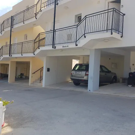 Pearl Complex, Macstudio 2 * Peyia